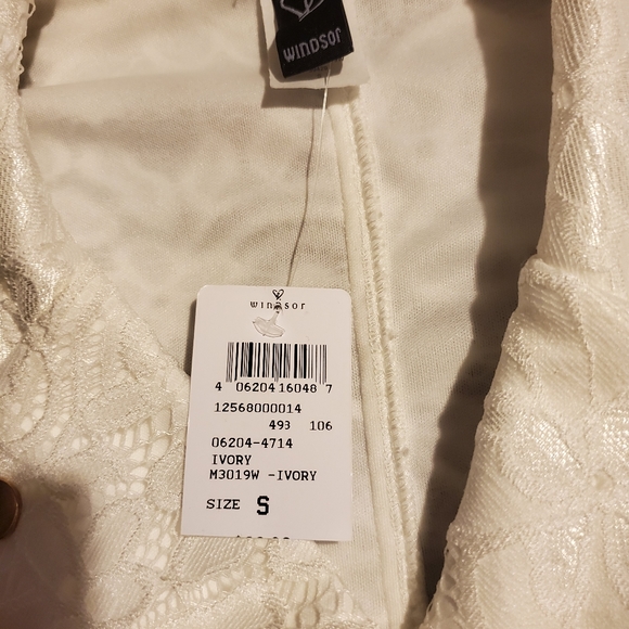 White lacy blazer - Picture 4 of 4